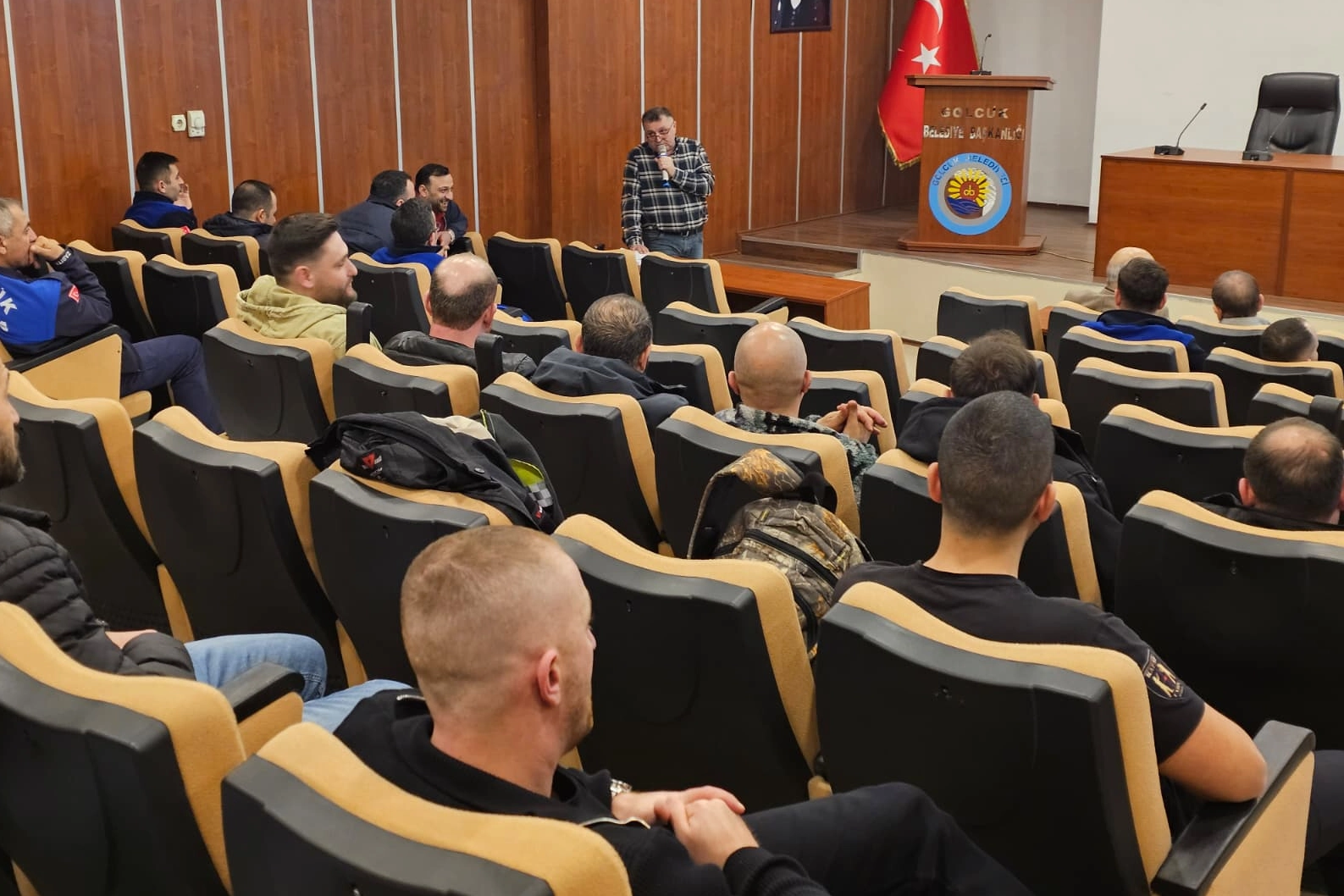 Gölcük Belediyesi personeline trafik bilinci 