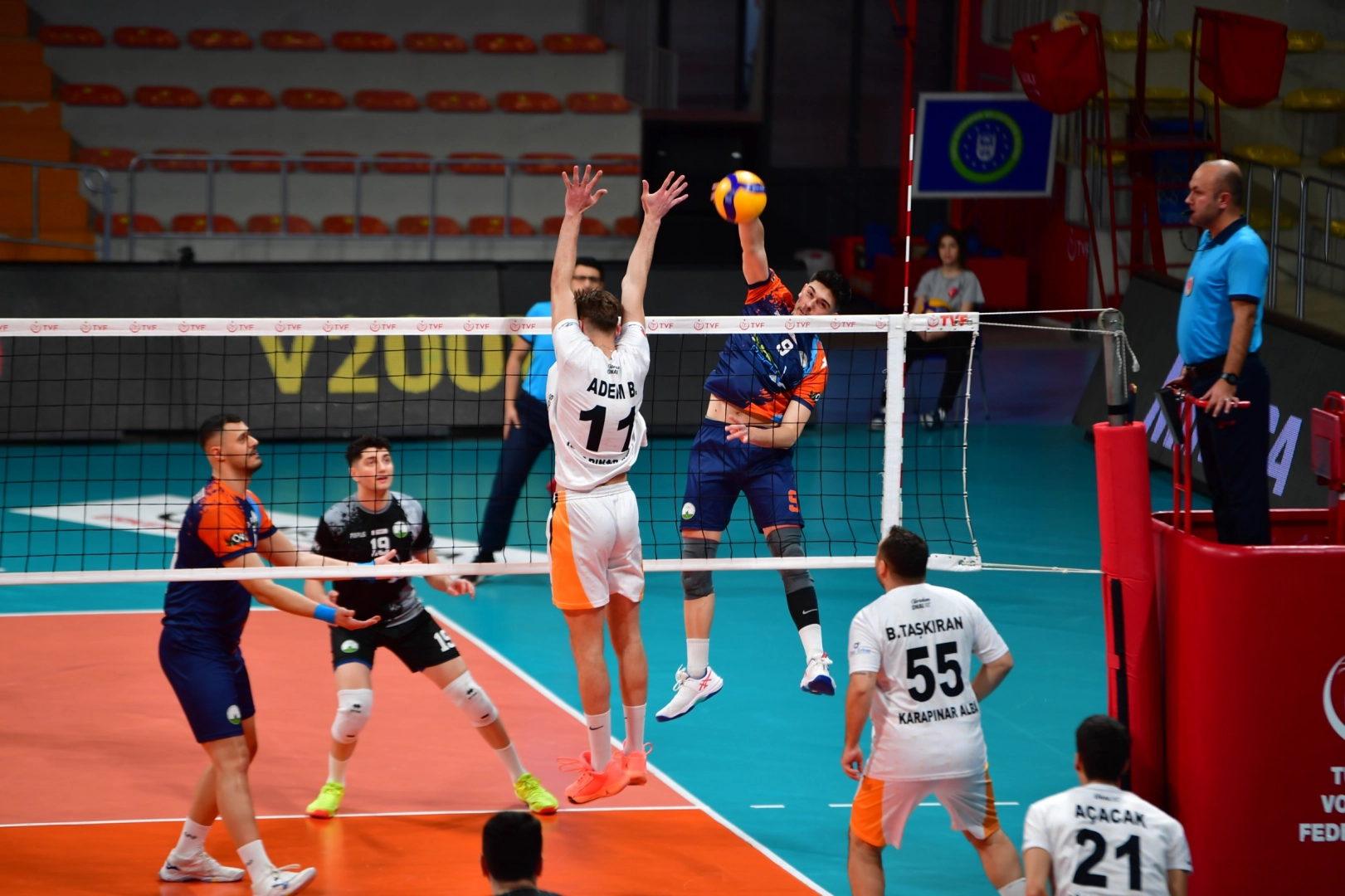 Osmangazi Belediyespor voleybolda şov yaptı 