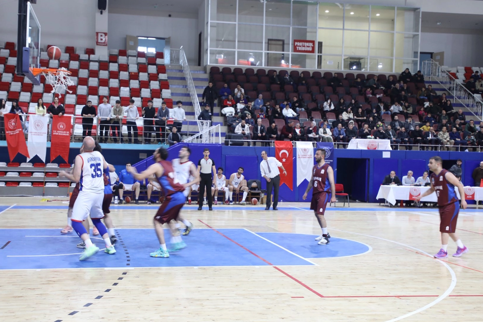 Ağrı Gençlik Spor potada farklı kazandı 