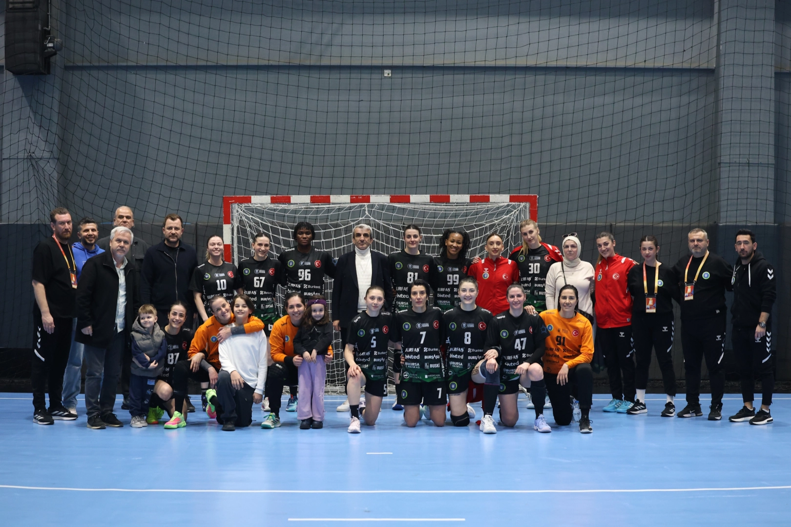 Bursa Büyükşehir Belediyespor zirveyi sevdi 
