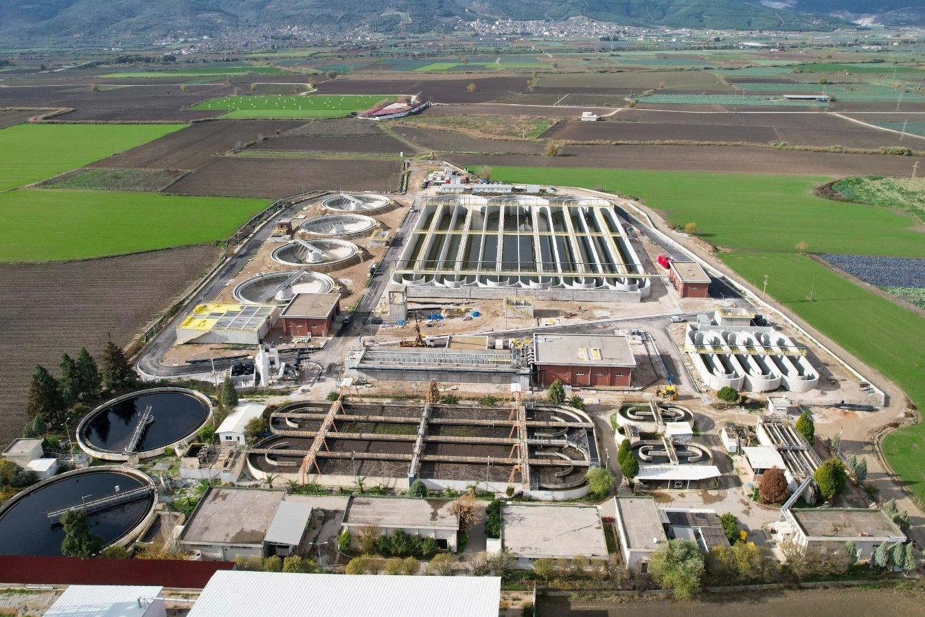 İzmir Büyükşehir'den ekonomik krize rağmen yatırımlara devam 