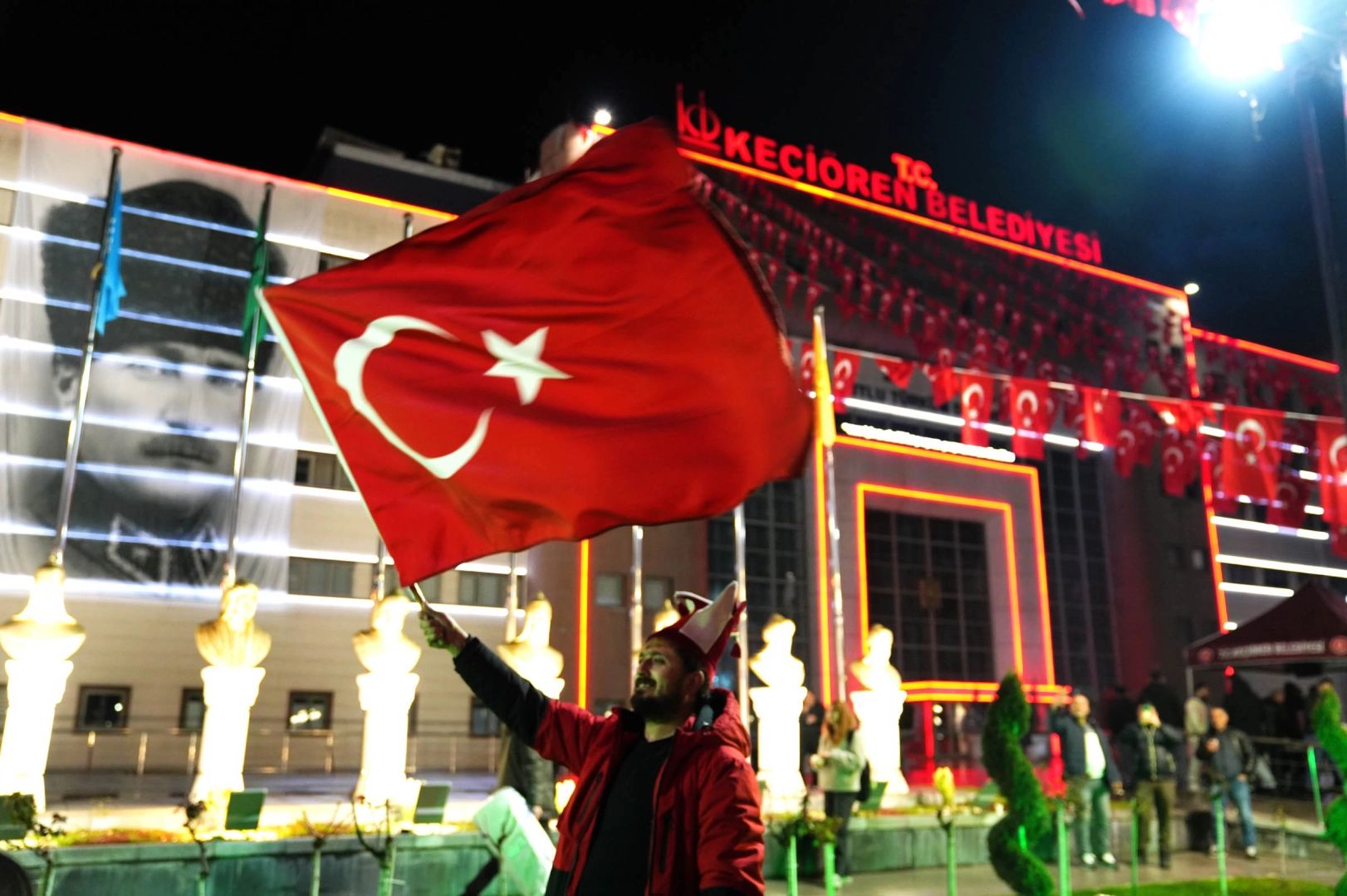 Keçiören'de kupa coşkusu dev ekrandan takip edildi 