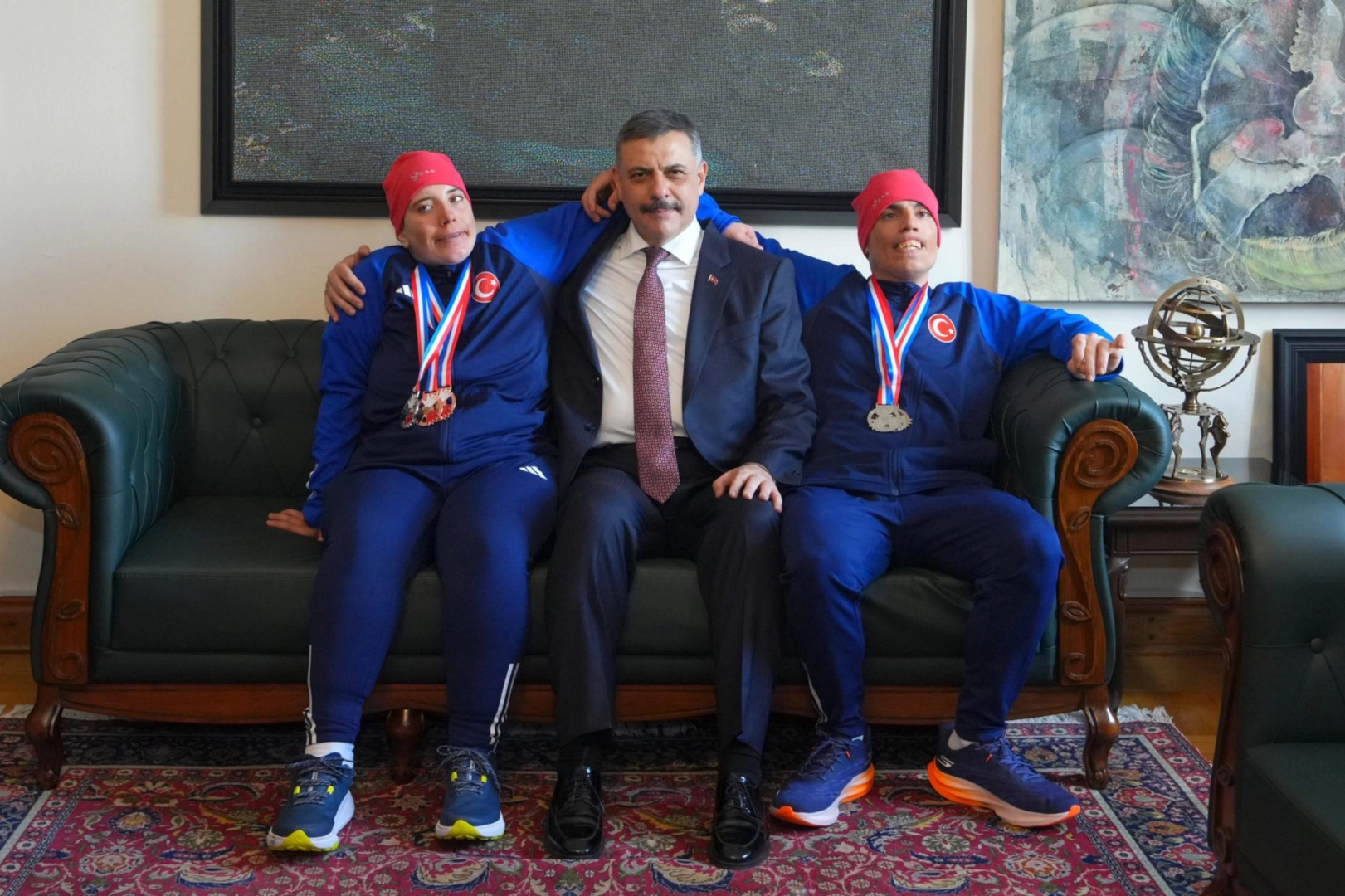 Bakan Çiftçi otizmli sporcuların dünya başarısını kutladı 