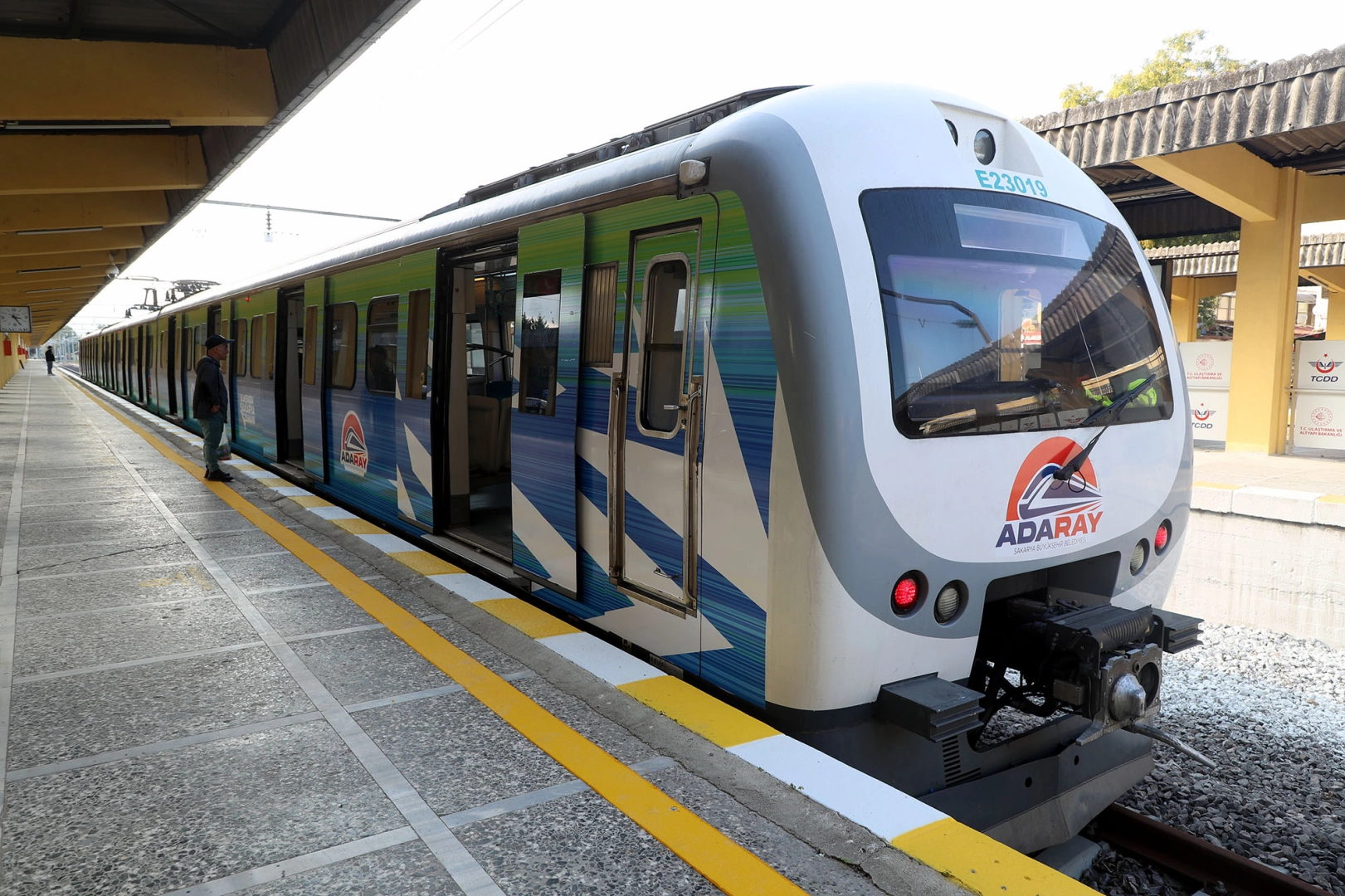 Adapazarı-Hendek arası demiryolu ulaşımı için ilk adım 