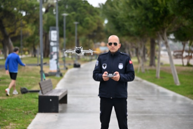 Antalya Büyükşehir zabıtasından dronla denetim 