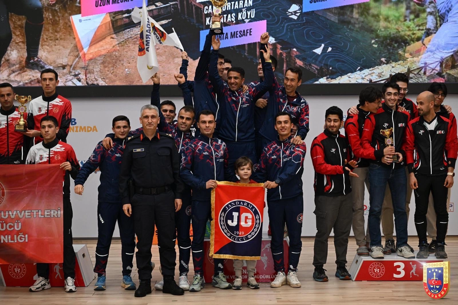 Jandarma Gücü oryantiringte Türkiye Şampiyonu 