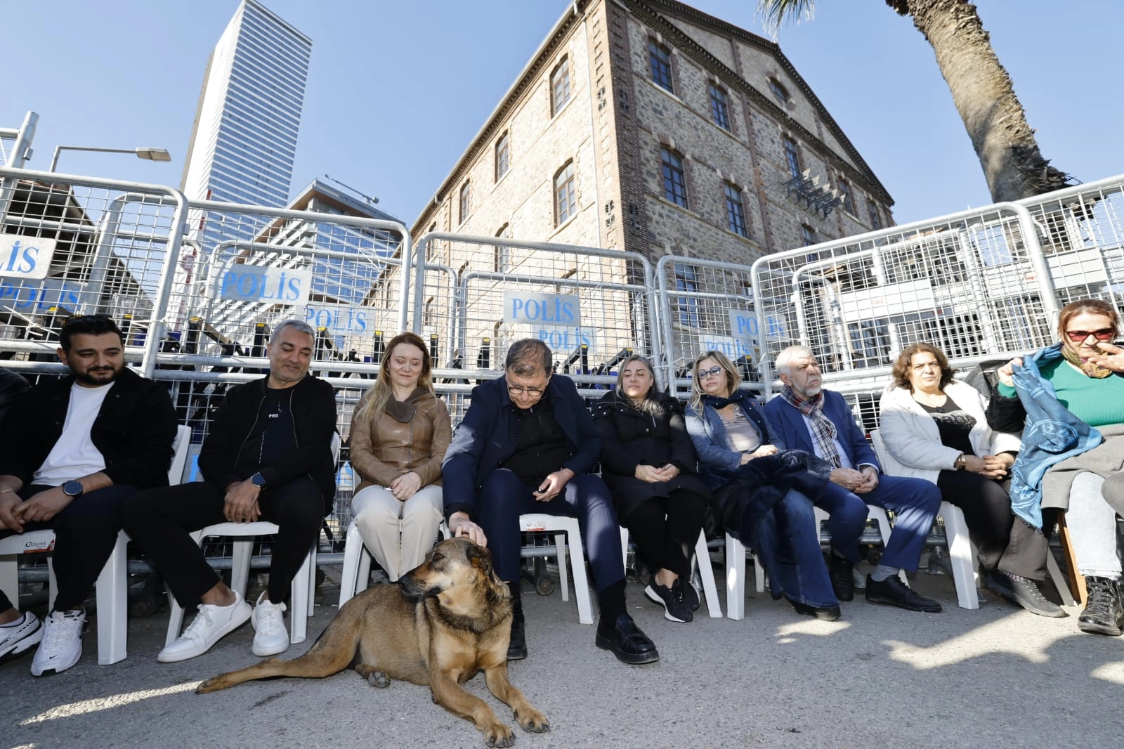 İzmir'de o direniş sürüyor! 