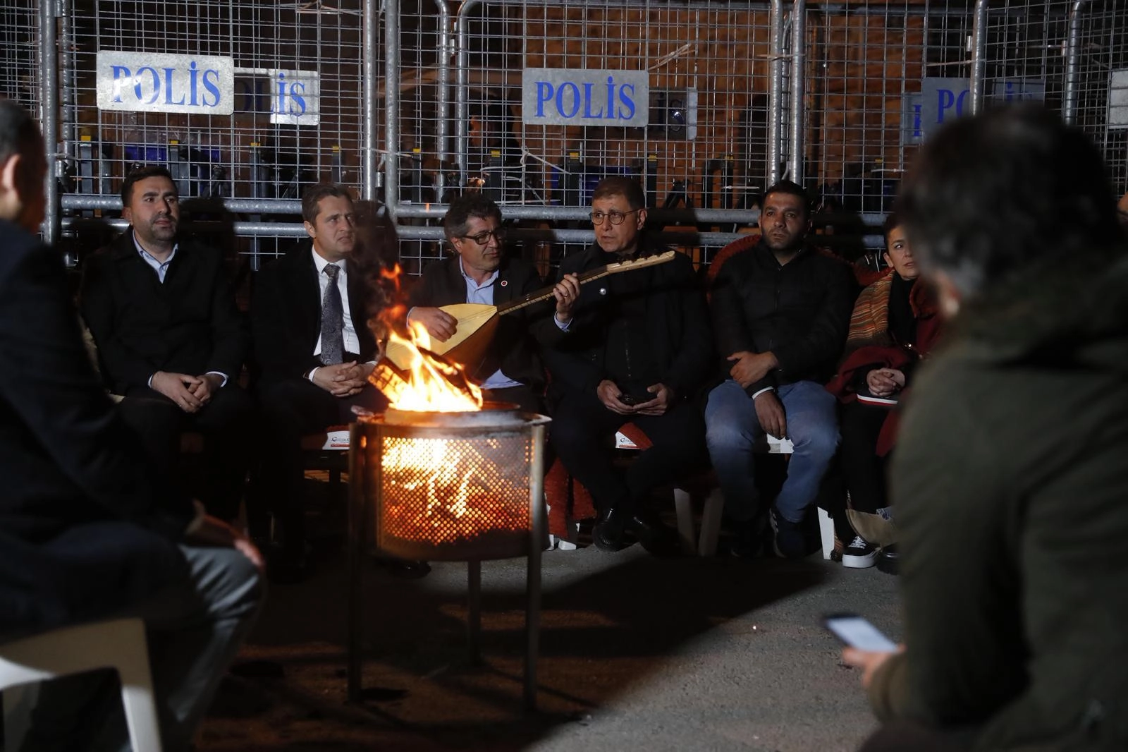 İzmir'de 'Ata mirası nöbeti' üçüncü gününde 