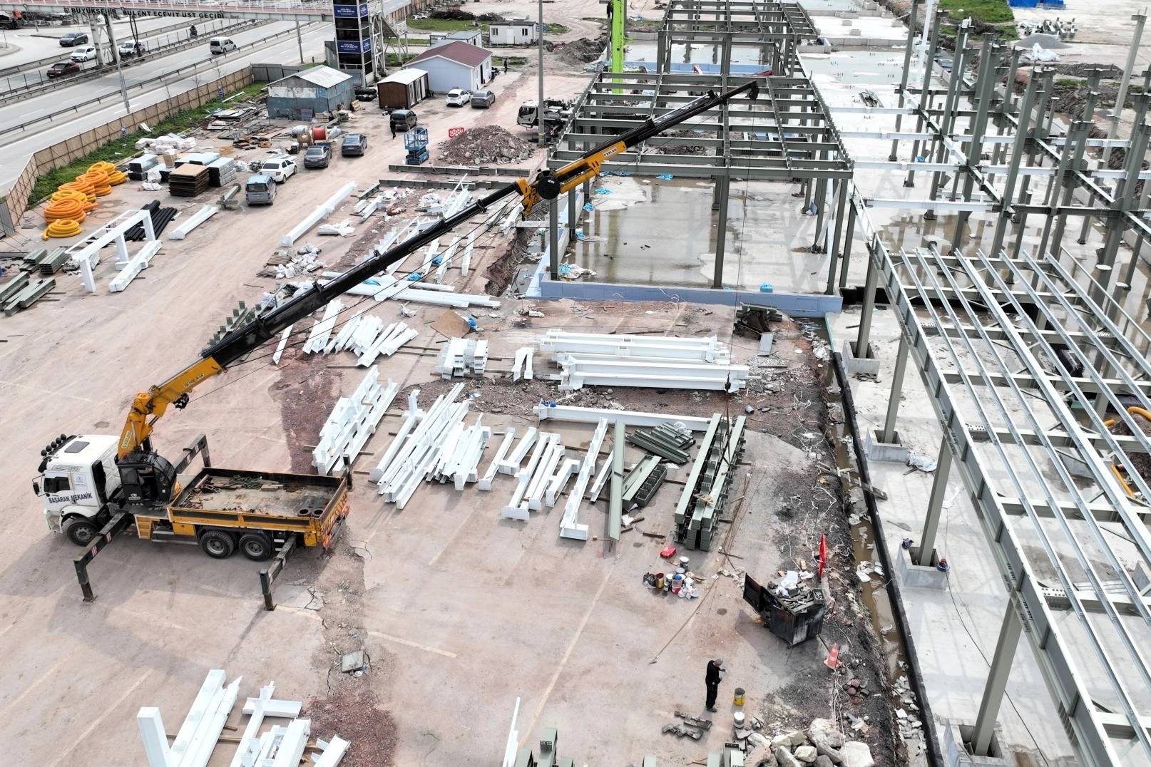 Kocaeli'de yapılar yükseliyor, merkez şeklini alıyor 