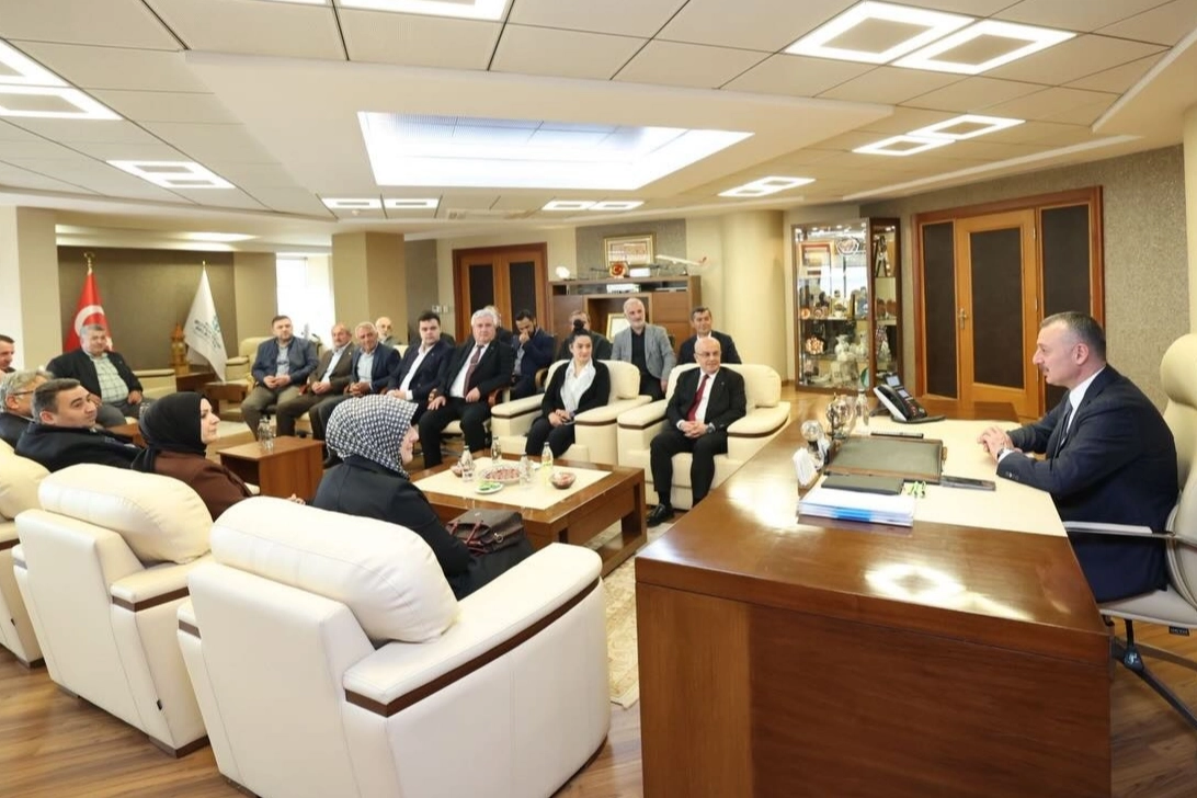 AK Parti Kandıra’dan Başkan Büyükakın’a ziyaret 