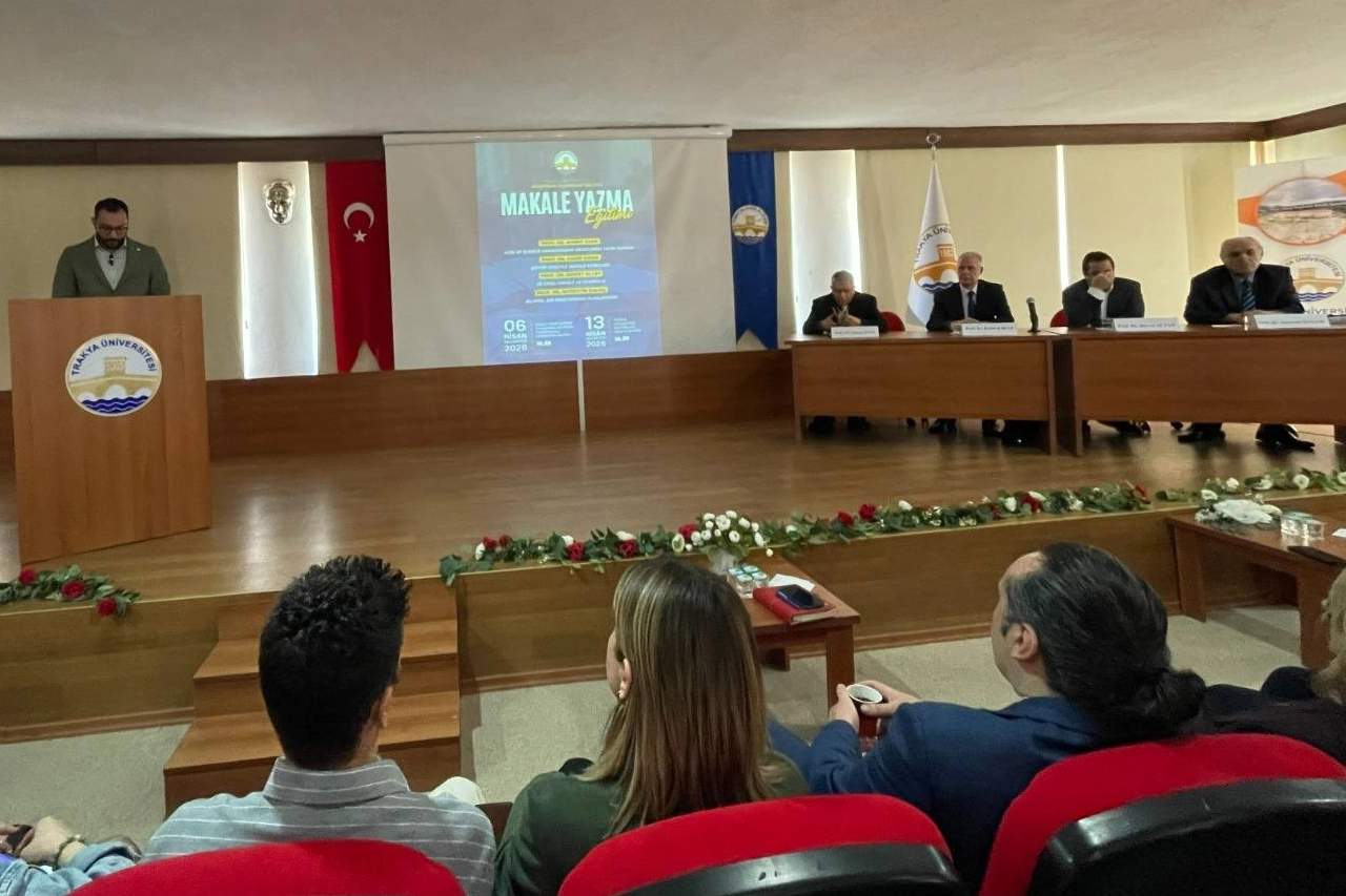 İpsala MYO akademisyenleri 'bilimsel yayıncılık' için Keşan’da buluştu 