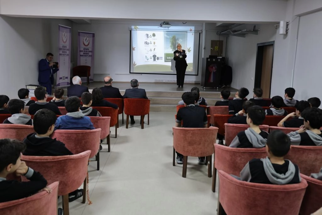 Kütahya’da öğrencilere sıfır atık eğitimi 