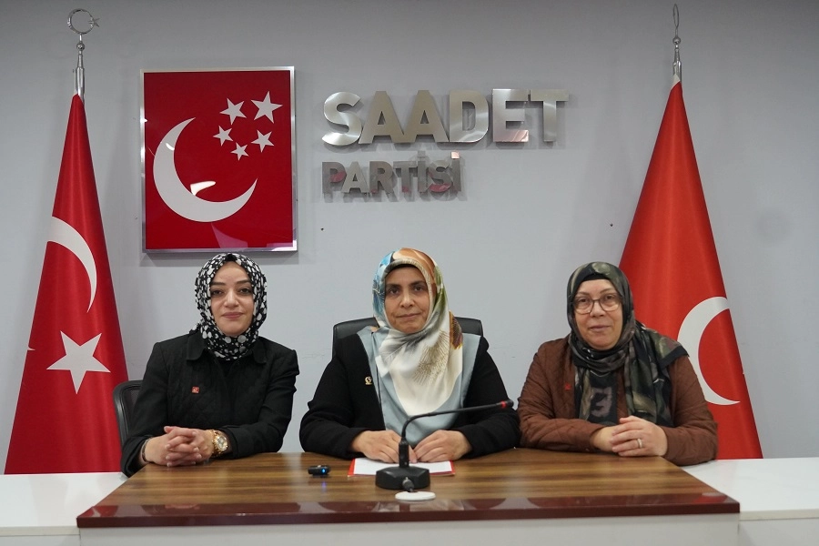 Bursa'da Saadet Partili kadınlardan okul saldırılarına tepki 