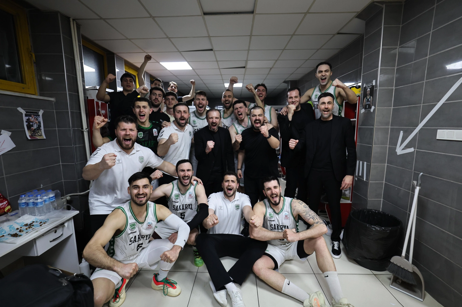 Sakarya potada 2-0 öne geçti 