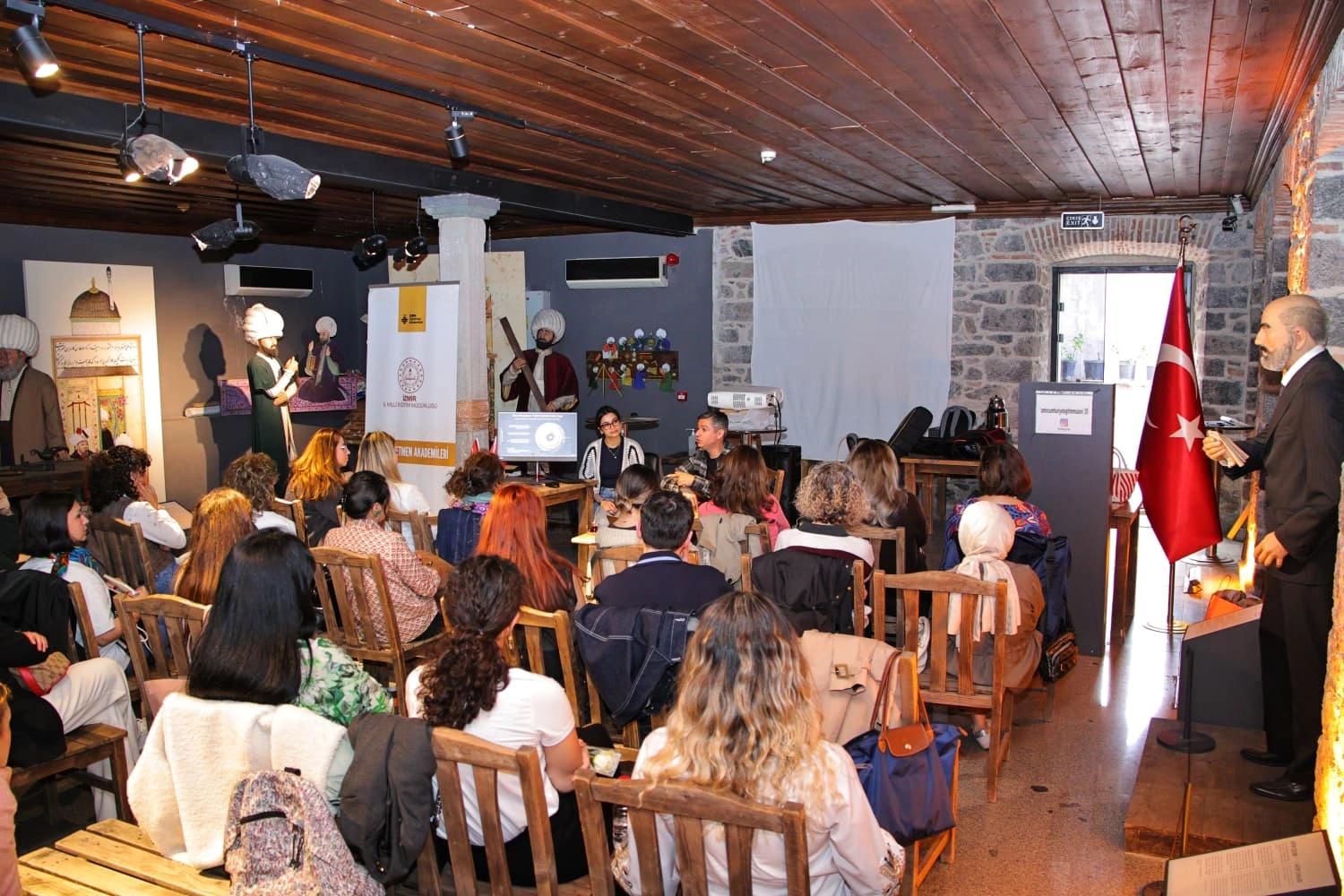 İzmir Öğretmen Akademileri’nde çok yönlü hafta 