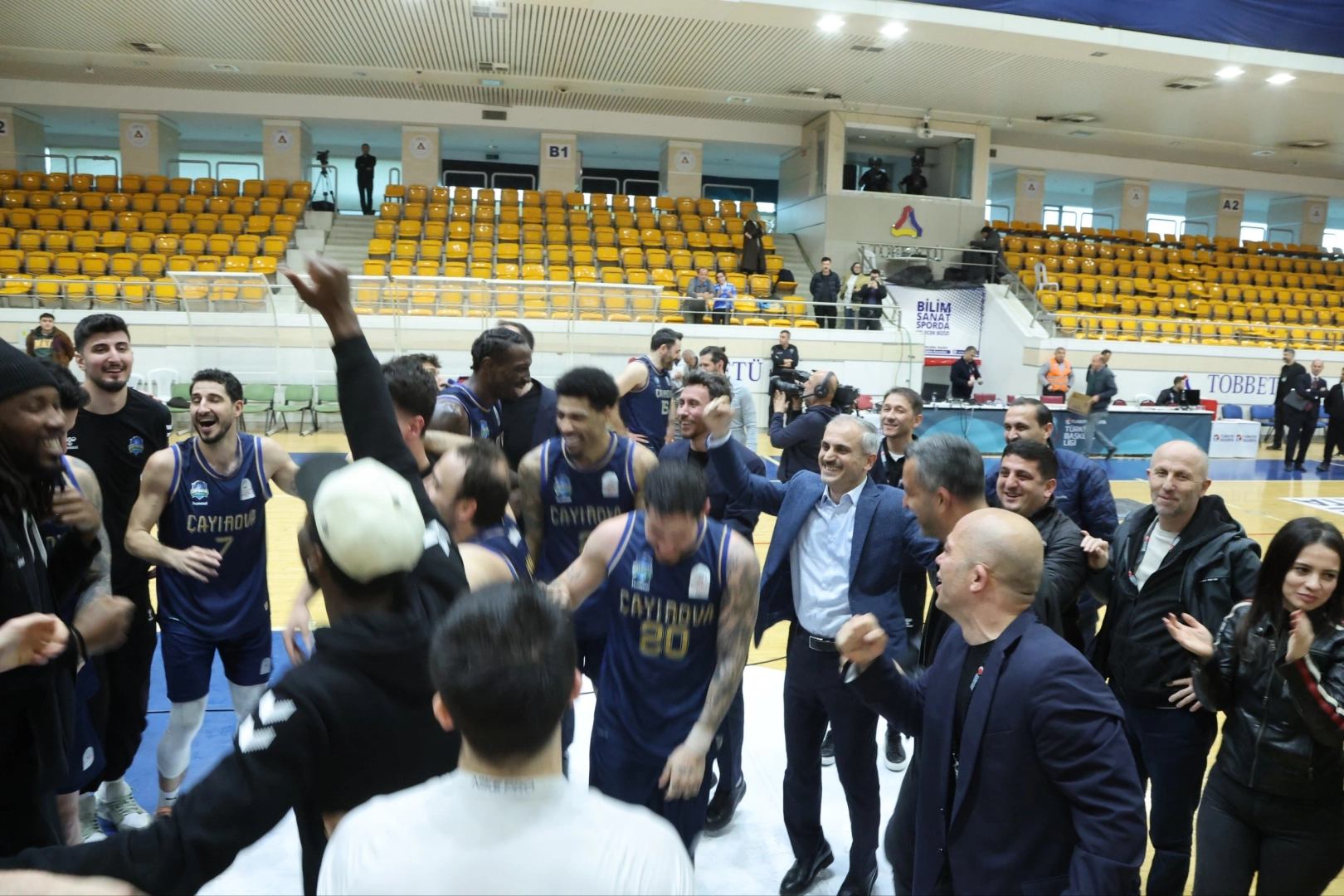 Çayırova basketbolda tarih yazdı 