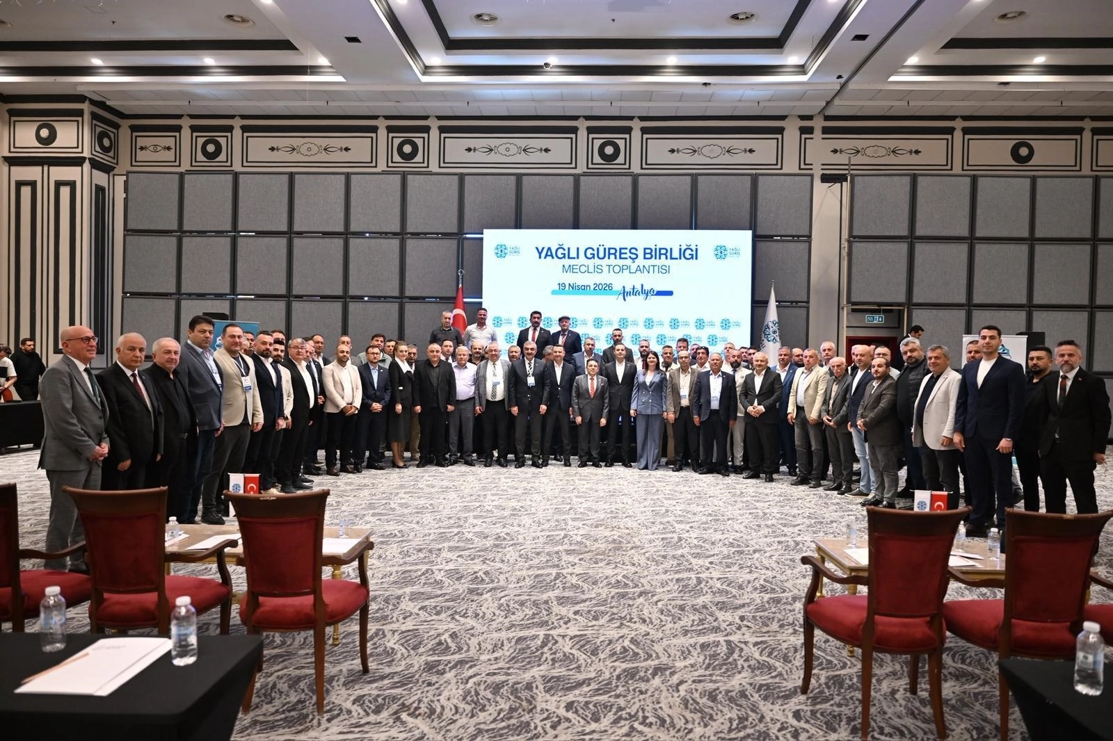 Yağlı Güreş Birliği’nde Ahmet Akın yeniden başkan seçildi 