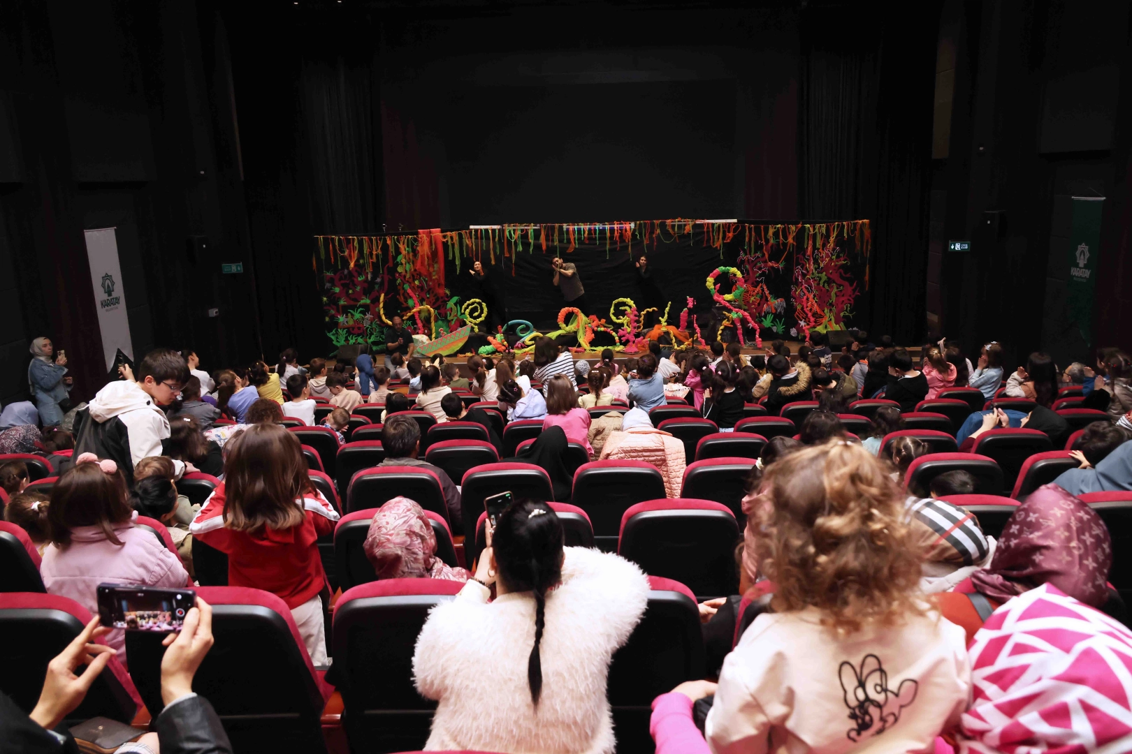 Konya Karatay’da çocuklar tiyatroda buluşuyor 