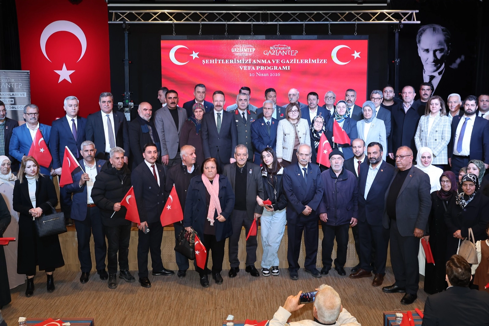 Gaziantep'te Başkan Şahin şehit aileleri ve gazilerle buluştu 