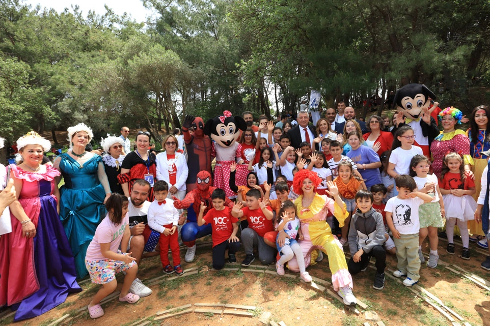 İzmir Güzelbahçe 23 Nisan'a hazır 