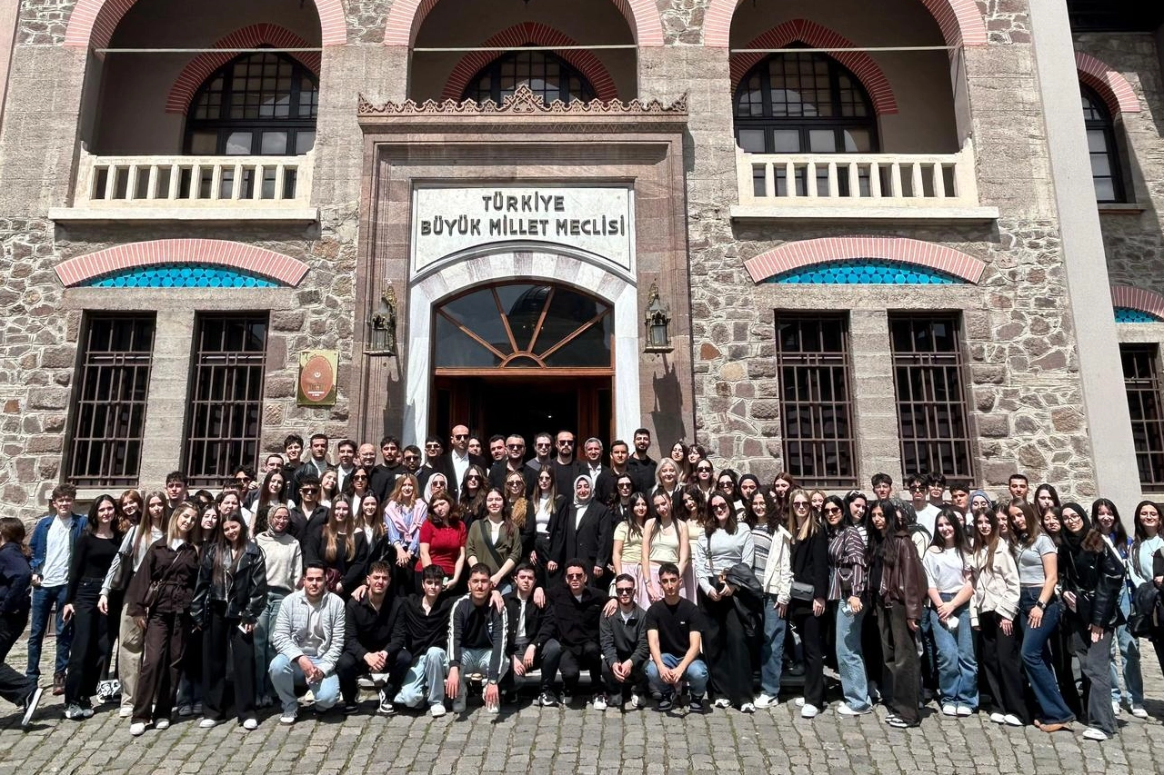 İzmitli öğrenciler Ankara’da motivasyon depoladı 