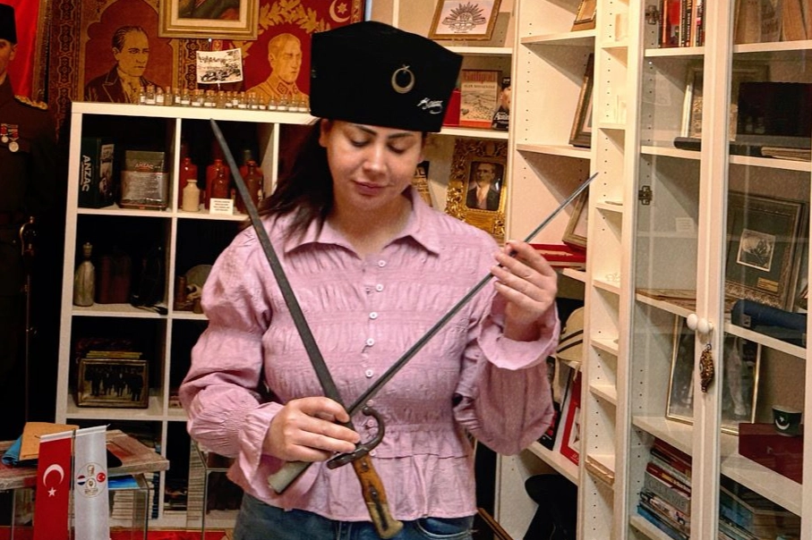 Yazar Özlem Ok’tan Rotterdam’daki Çanakkale Müzesi’ne ziyaret 