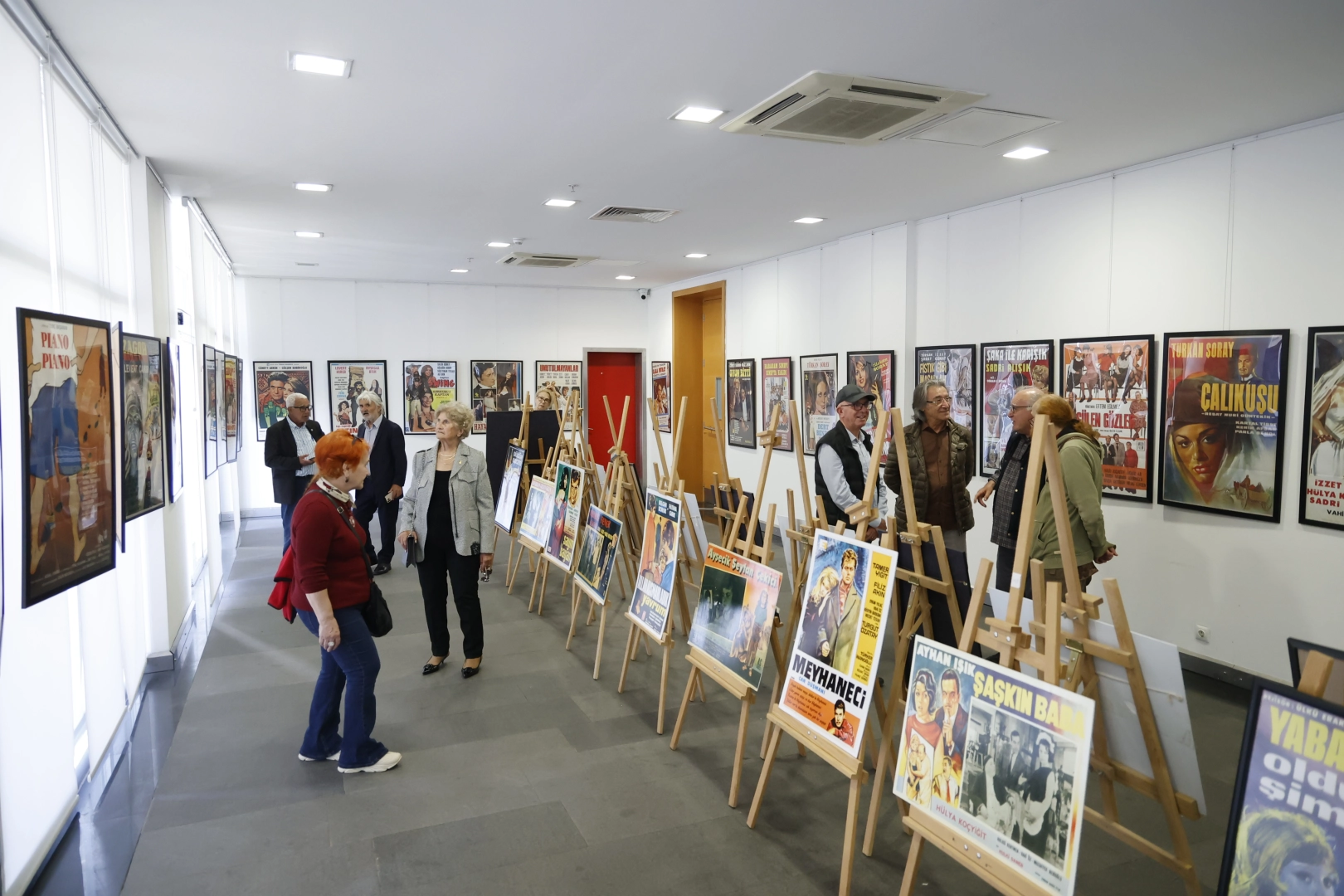 Antalyalılar Yeşilçam afişleriyle zamanda yolculuğa çıkıyor 