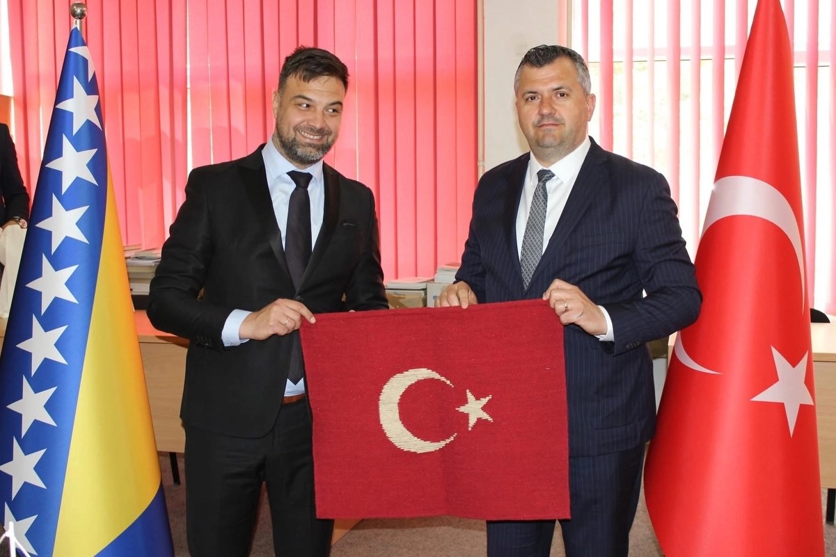 Saray ile Vares belediyeleri kardeş oldu 