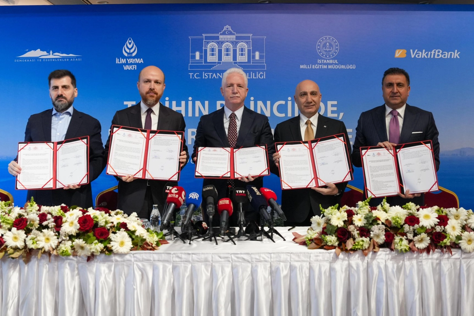 20 bin öğrenci Demokrasi ve Özgürlükler Adası’nda ağırlanacak 