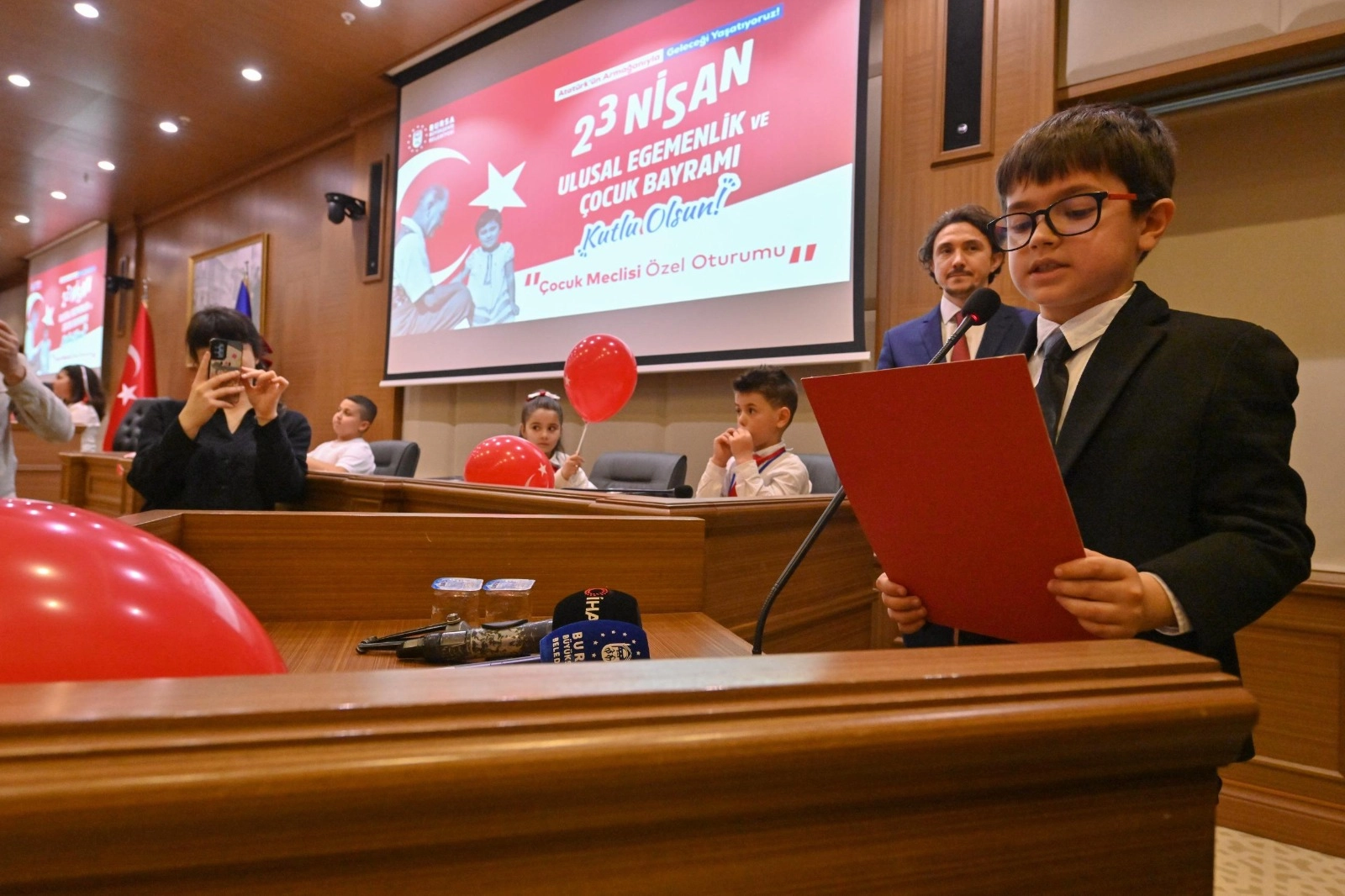 Bursa Büyükşehir Meclisi'nde söz çocukların 