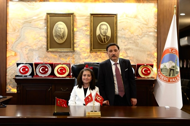 Minik Zeynep Kayseri Valisi oldu! 