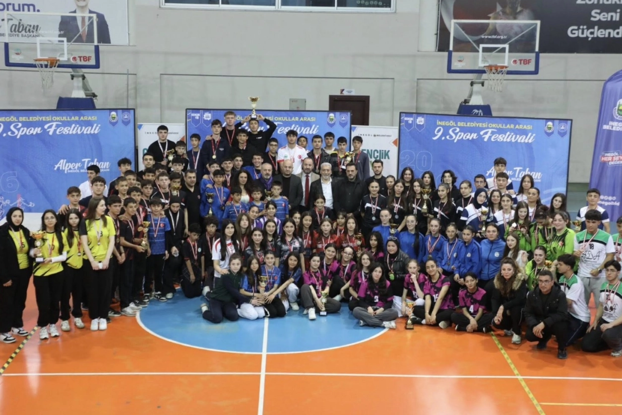 Bursa İnegöl'de puanlı atletizmde kupalar sahiplerini buldu 