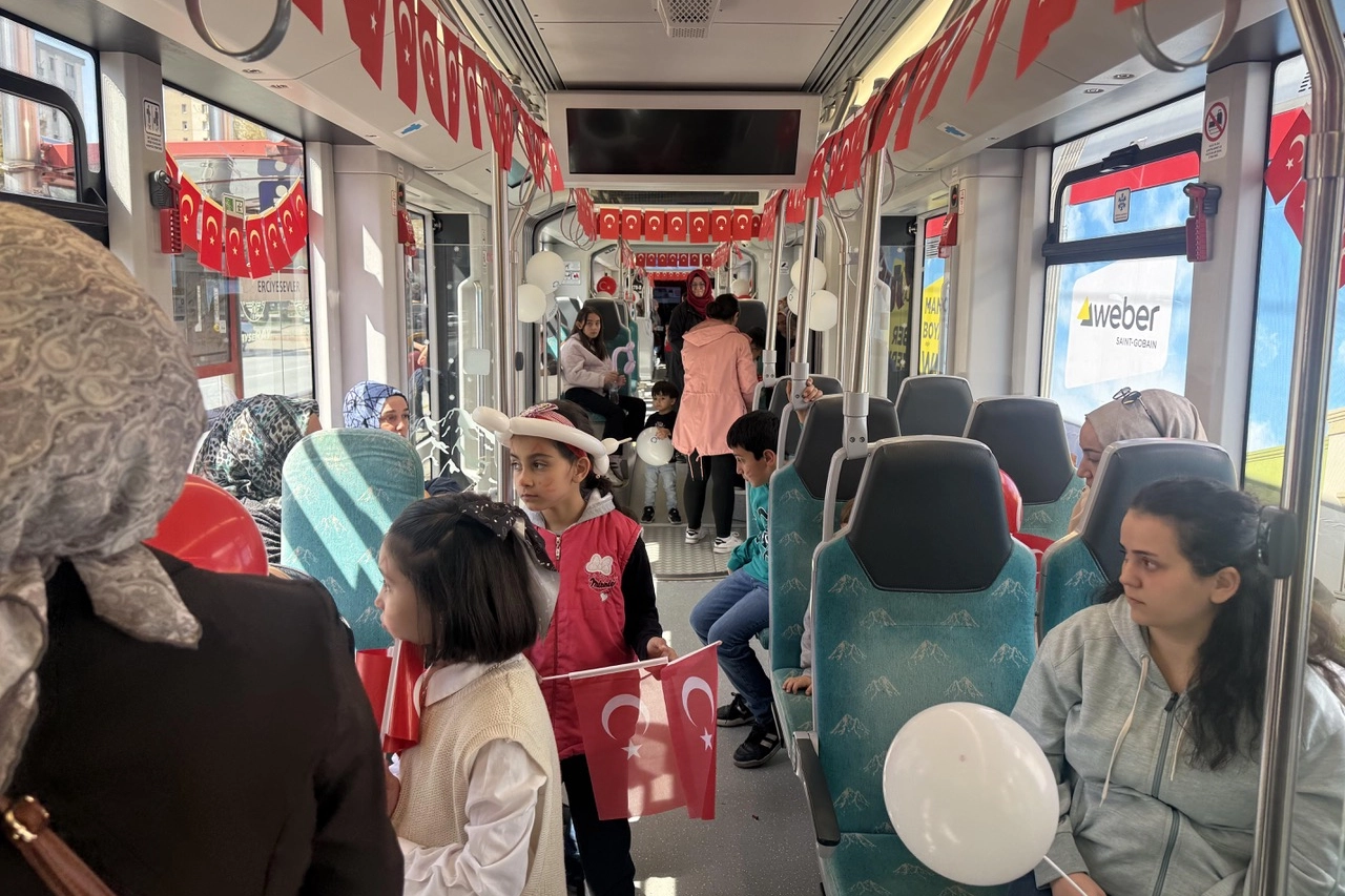 Kayseri Büyükşehir'in 'Çocuk Treni'ne büyük ilgi 