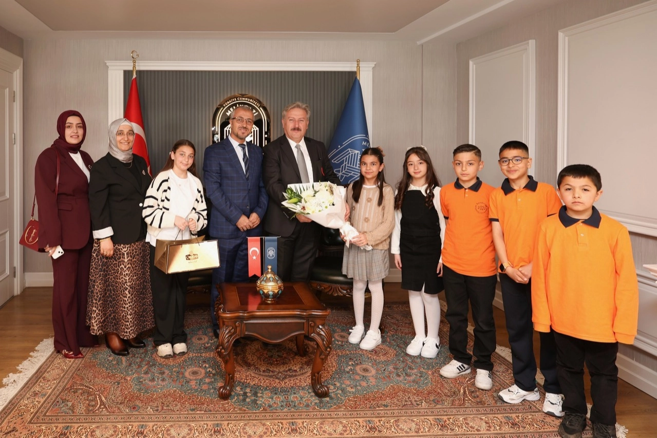 Kayseri Melikgazi'de minik Toprak'ın başkanlık heyecanı 