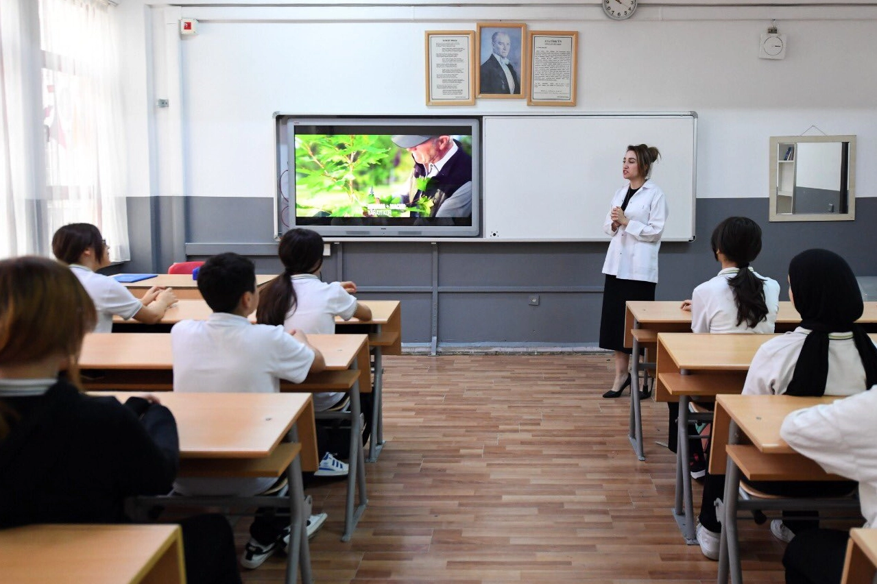 Öğretmenlerin yer değiştirme başvuruları 4-6 Mayıs'ta 