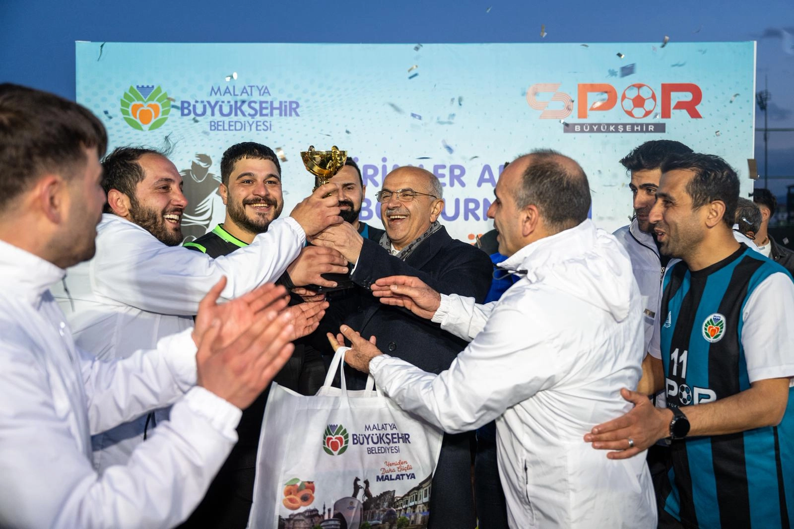 Malatya Büyükşehir'de şampiyon Gençlik ve Spor Hizmetleri Dairesi Başkanlığı oldu 