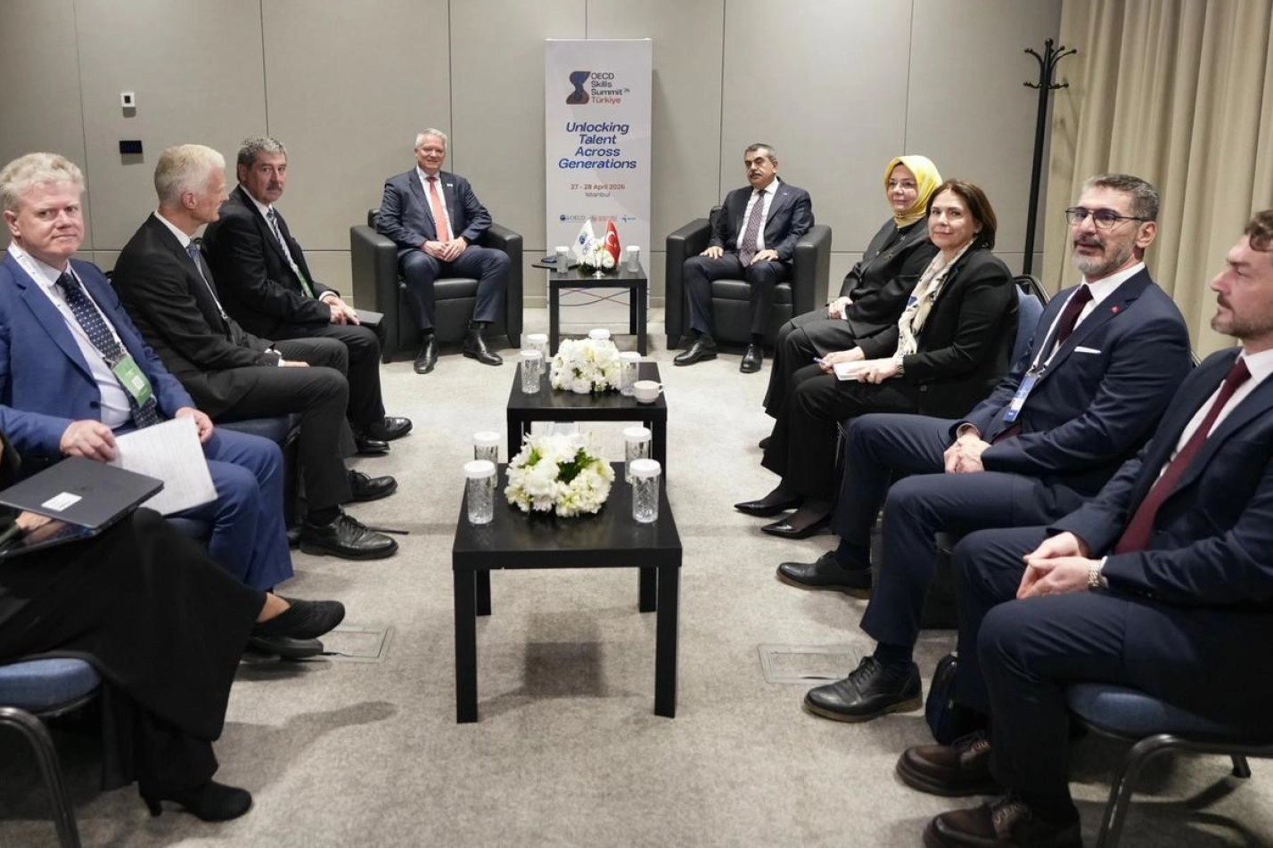 Bakan Tekin OECD Zirvesi’nde 