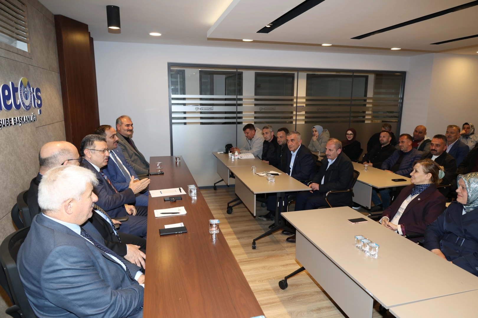 Trabzon'da Başkan Genç’ten Hizmet-İş'e ziyaret 