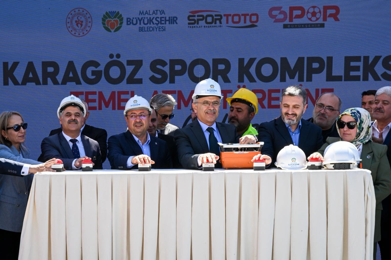 Malatya'da TOKİ Karagöz Spor Kompleksi’ne temel atıldı 