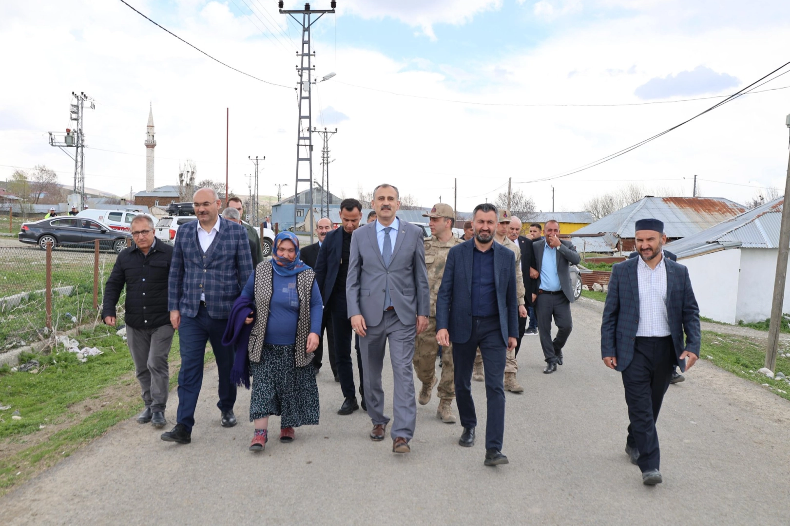 Vali Bozkurt köy köy dolaşıyor 