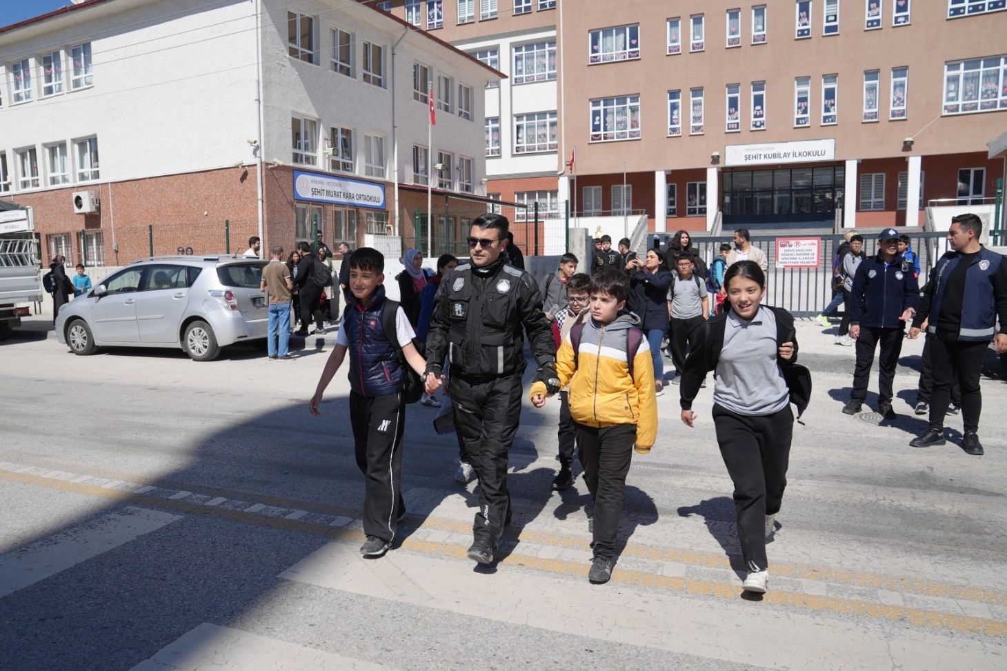 Ankara Keçiören Zabıtası'ndan öğrenci güvenliği mesaisi 