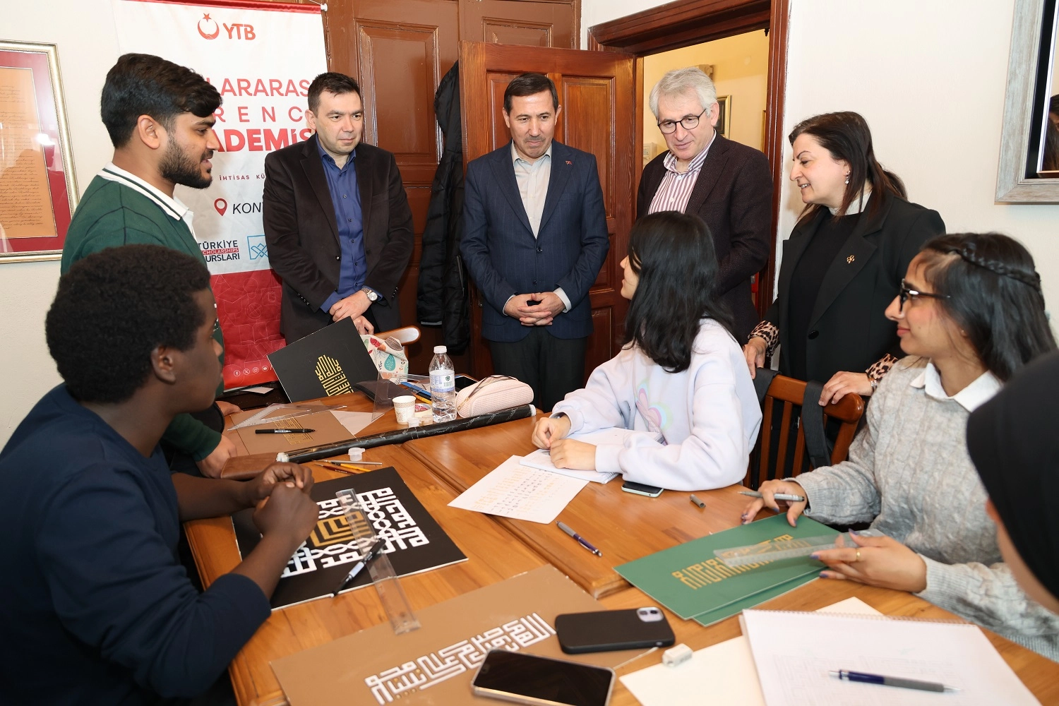 Konya Karatay'da 48 ülkeden öğrenciler sanatla buluştu 