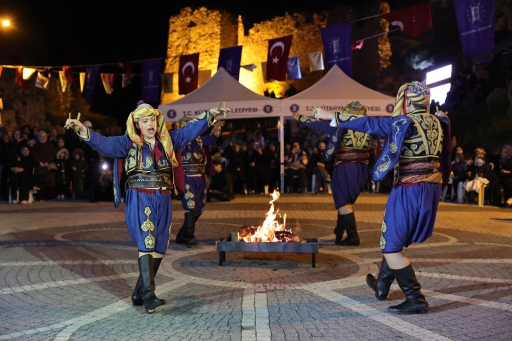 Kütahya Kalesi’nde 'Dilek Ateşi' yandı 