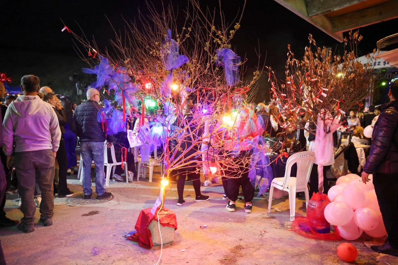 İzmir Karabağlar'da Hıdırellez coşkusu 