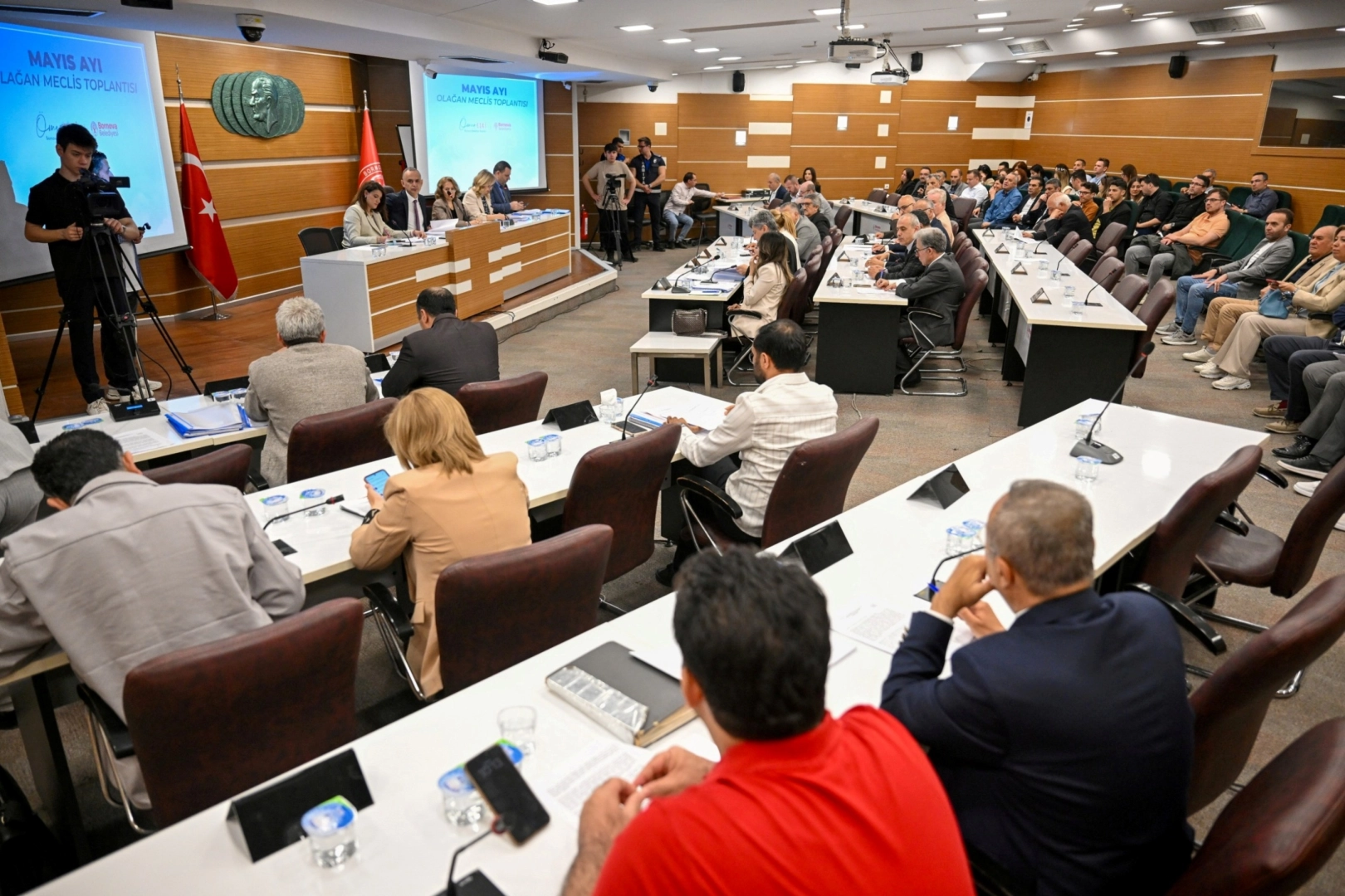 Bornova'da 2025 kesin hesabına meclis onayı 