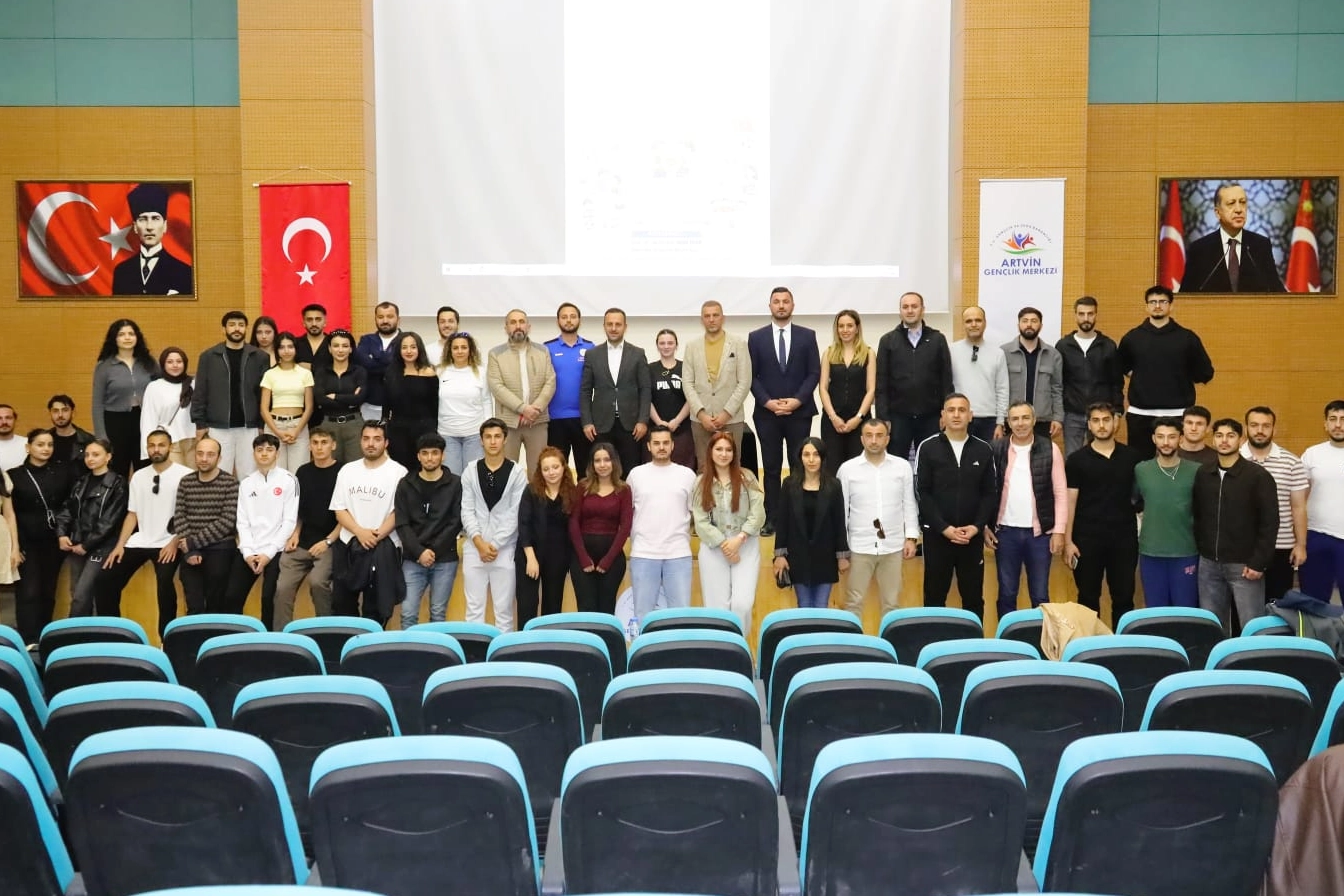 Artvin’de 'Sporda Etik Yaklaşım ve Çocuğun Korunması' eğitim programına yoğun ilgi 