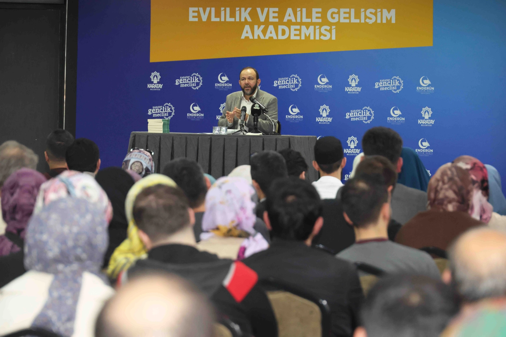 Konya Karatay'da aile gelişim akademisine yoğun ilgi 