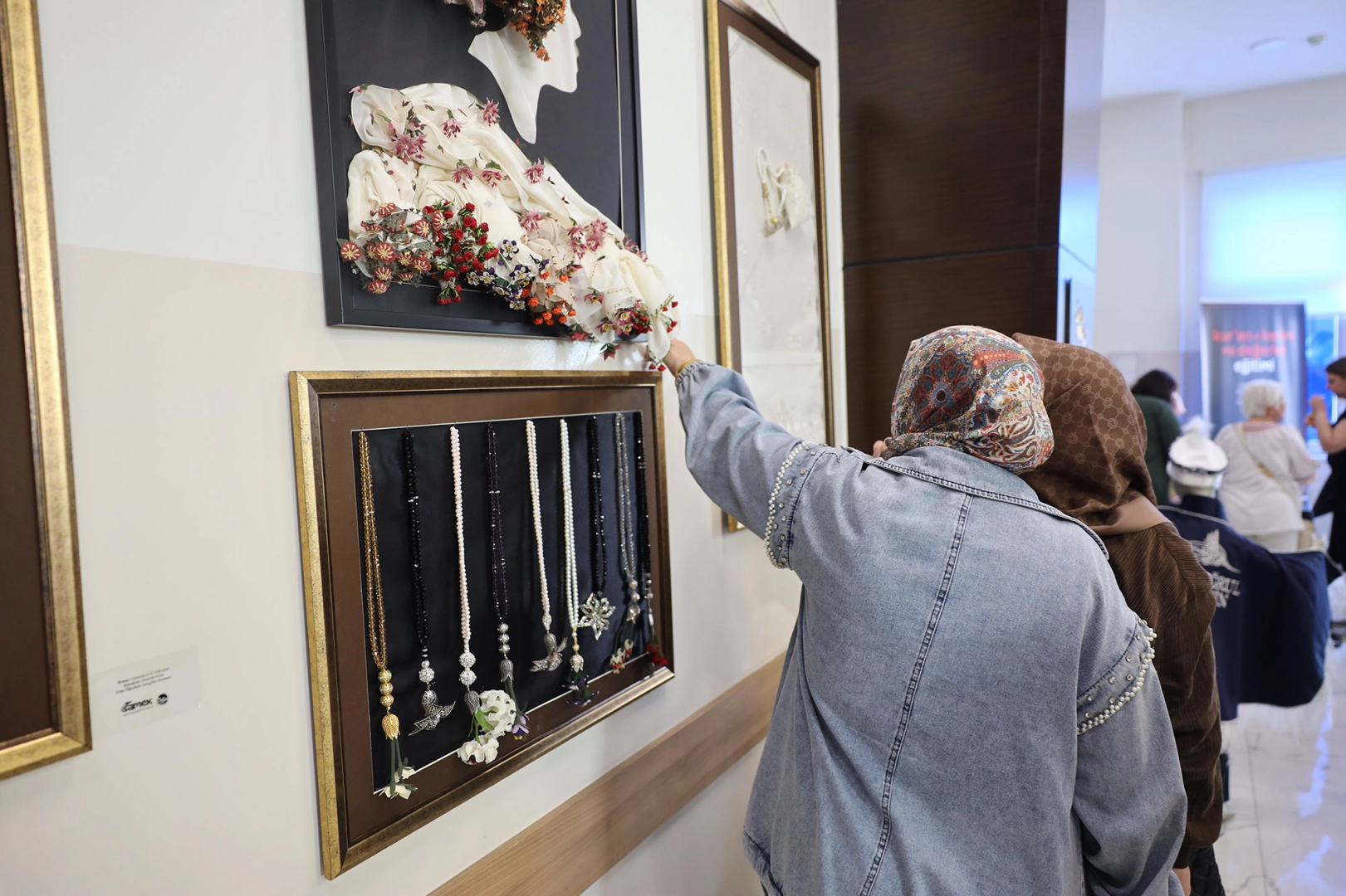 SAMEK’in yıl sonu sergi heyecanı Geyve’de başladı 