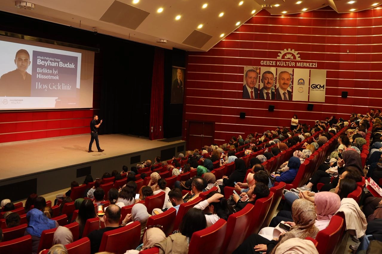 Gebze'de Klinik Psikolog Beyhan Budak söyleşisine yoğun ilgi 