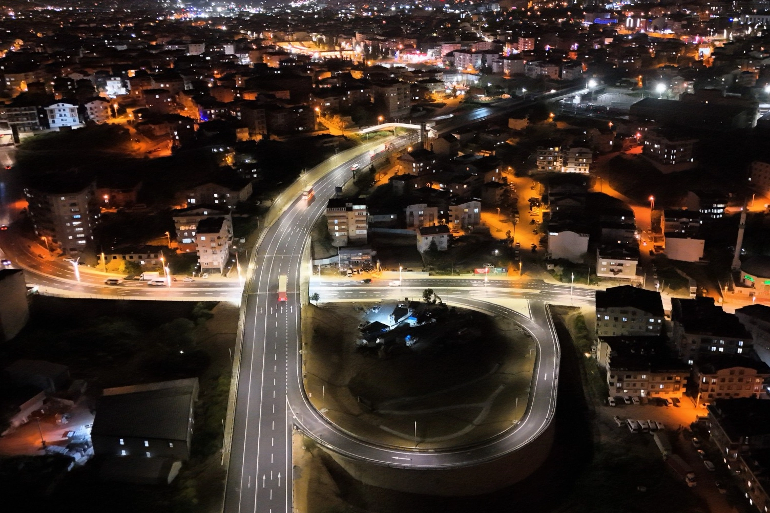 Gebze Eskihisar Feribot Yolu ışıl ışıl 